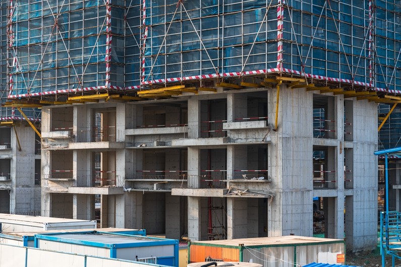 攝圖網_501559492_建筑工地蓋樓施工（企業商用）.jpg